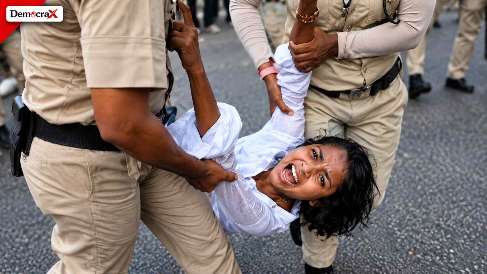 Female journalists allege sexual harassment by Delhi Police during Jantar Mantar protest